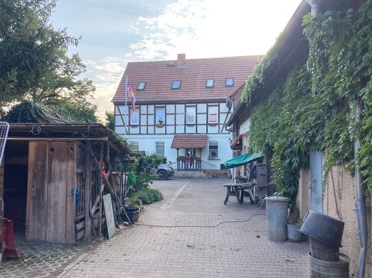 Urlaub am Bauernhof, Hofanlage mit vier Wohneinheiten und viel Grünfläche für Mensch und Tier in TROCKHAUSEN zu verkauf…