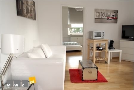 Derendorf: Helles 2 Zimmer Apartment in der 1. Etage mit sehr guter Infrastruktur. Wohnraum mit