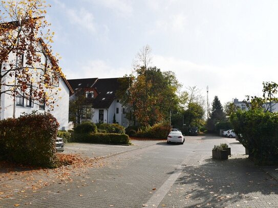 Moderne, lichtdurchflutete Maisonette Wohnung mit EBK in Pfungstadt