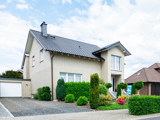 Schickes Einfamilienhaus für die große Familie in direkter Feldnähe!