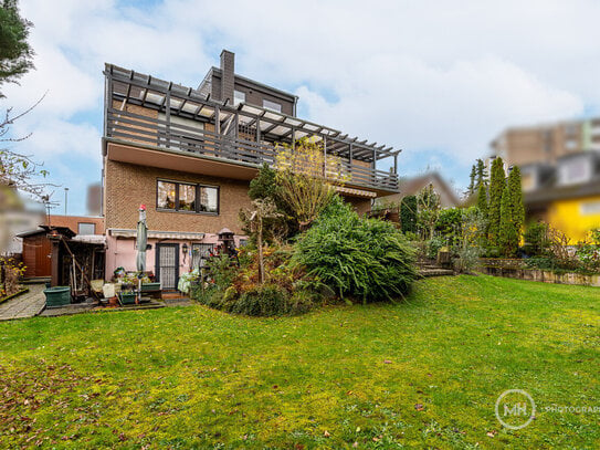 MANNELLA *Gepflegt. Großzügig.Bezugsfrei. 2 Bäder, offener Kamin, großer Balkon, Garage