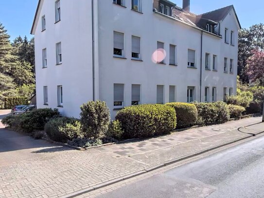 Schöne helle 4 Zimmerwohnung mit Garten