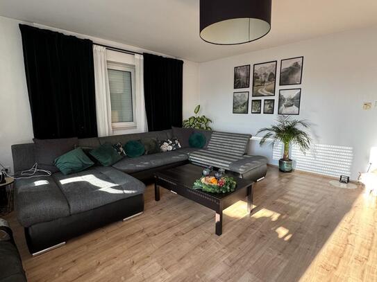 3-Zimmer Wohnung mit EBK und Balkon