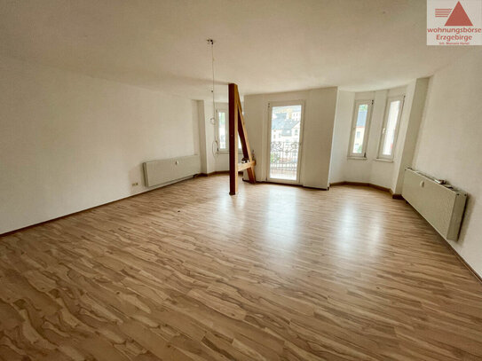 Große 4-Raum-Wohnung mit Balkon in Aue