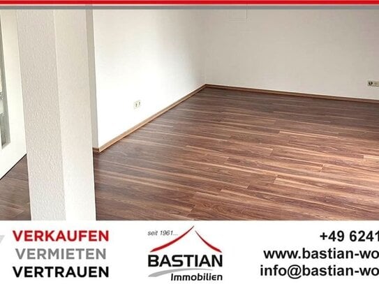 Immer obenauf! 3-Zimmer-Dachgeschosswohnung mit EBK in Worms-West!