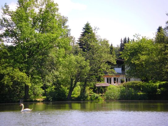 Idyllisch gelegenes Zweifamilienhaus am Windhainer See