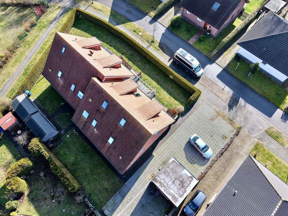 Immobilie in Altenkirchen - Zu verkaufen: gepflegte 2-Zimmer-Dachgeschosswohnung - Bild 0