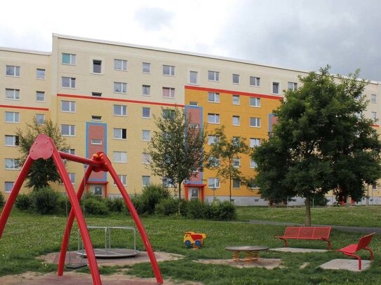 2-Raum-Wohnung mit tollem Ausblick, Balkon und Badewanne