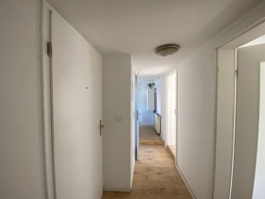 Erstbezug nach Sanierung: 3-Zi.-Maisonette-Wohnung mit Holzbalken und viel Charme in zentraler Altstadtlage