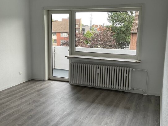 Traumhaft schöne komplett sanierte 4 Zimmer Wohnung mit Balkon in Duisburg zu vermieten!!!