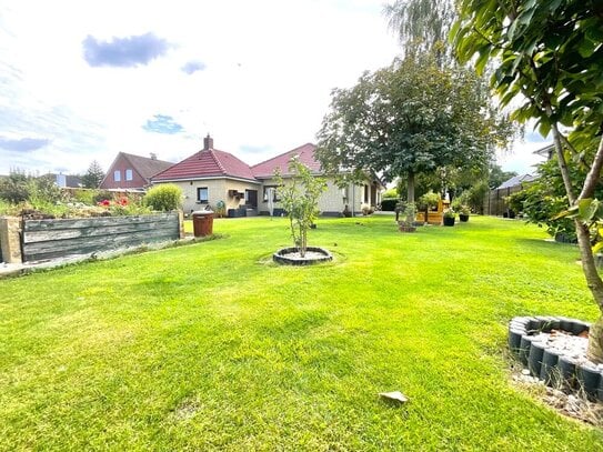 Idealer Bungalow mit großem Raumangebot, Garage und schönem Garten, im maritimen Erholungsort Barßel