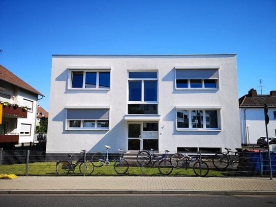 Schöne und helle 2 Zimmer-Wohnung in guter Lage zu diversen Fachbereichen der JLU+THM, Aulweg 7, Gießen