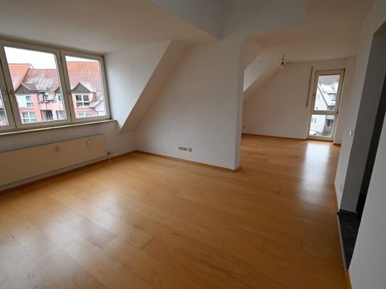 3,5 Zi DG Maisonette in Altdorf, 105 qm, offen geschnitten