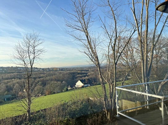 Oberbecksen - Kleines Haus mit Doppelgarage und schönem Garten