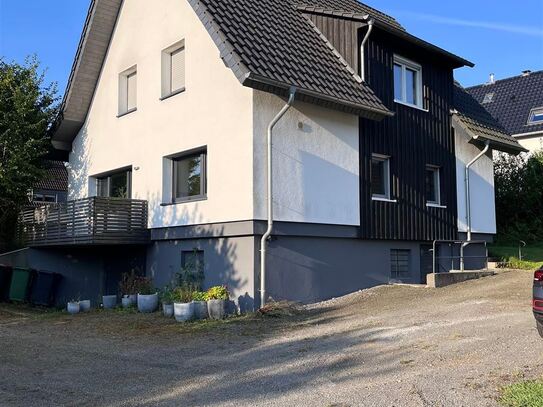 4.999 m² Grundstück mit Potenzial und modernisiertem Einfamilienhaus