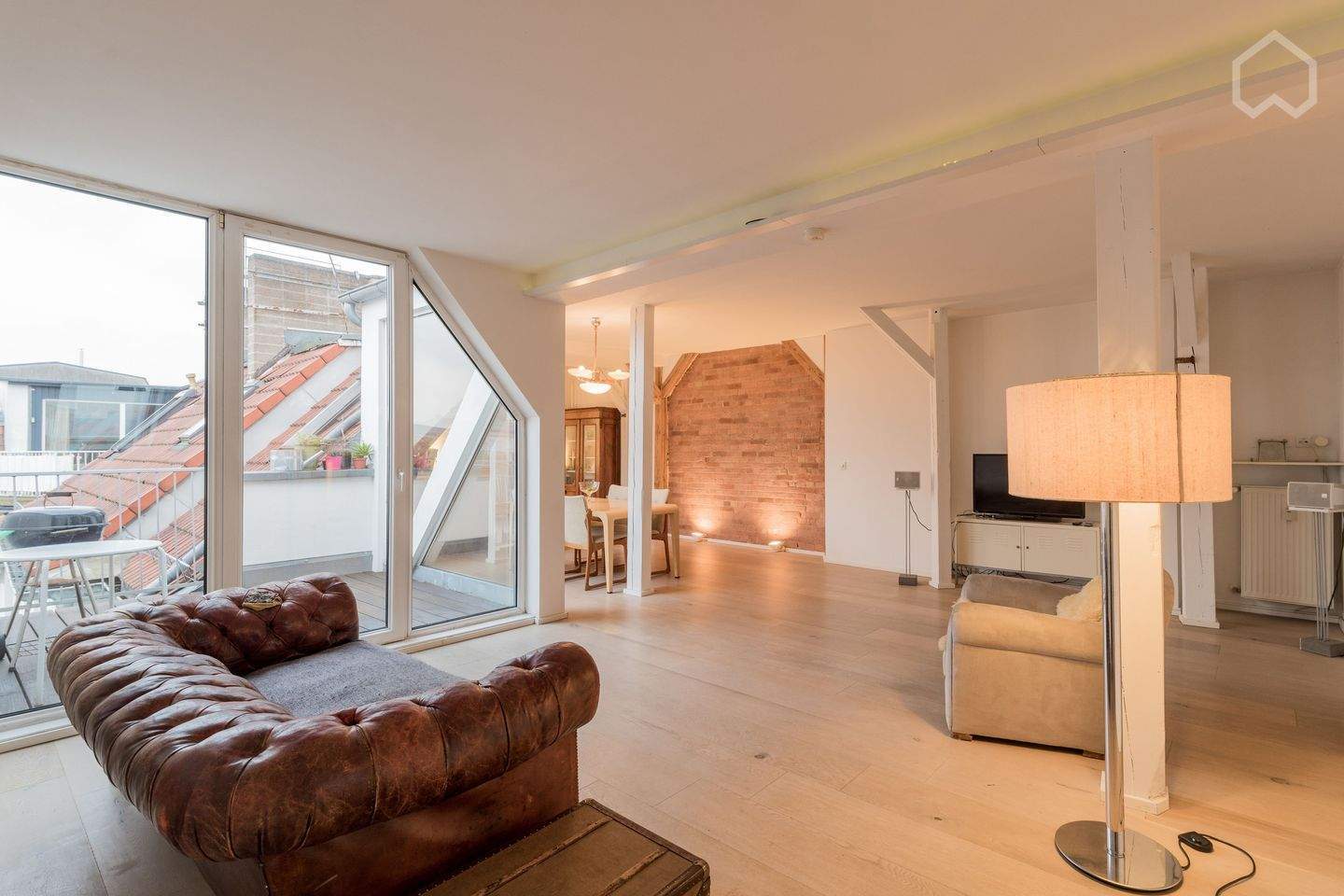 Helles, loftartiges Apartment mit Dachterrasse - zentral gelegen - Photo 1