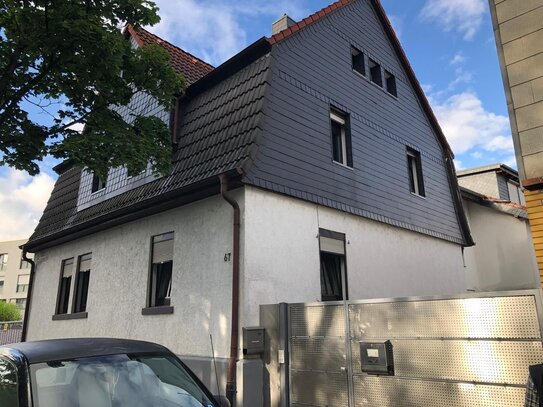 Mehrfamilienhaus (renoviert) in super Lage