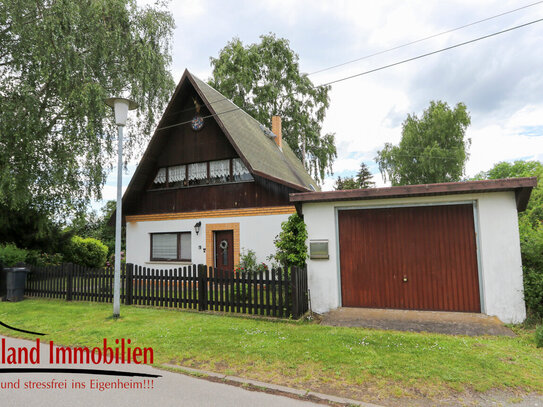 Einfamilienhaus in idyllischer Feldrandlage mit großem Grundstück und Ferienbungalow