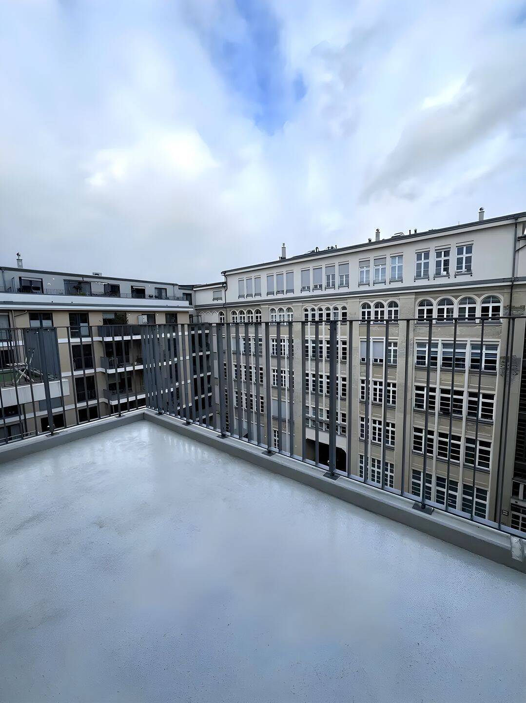 Mit Ausblick - im 5. OG gelegene 3 Zimmerwohnung! - Photo 1