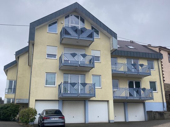 4,5-Zimmer, Küche, Bad, Abstellraum, Gäste WC, 2 Balkone, Keller in 66346 Köllerbach (Püttlingen)