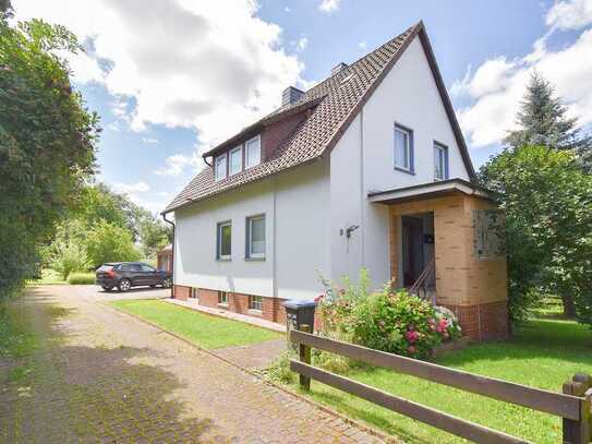 Süßes Ein- bis Zweifamilienhaus mit großen Garten!