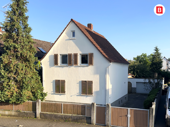 Charmantes Einfamilienhaus mit Südgarten & Nebengebäuden