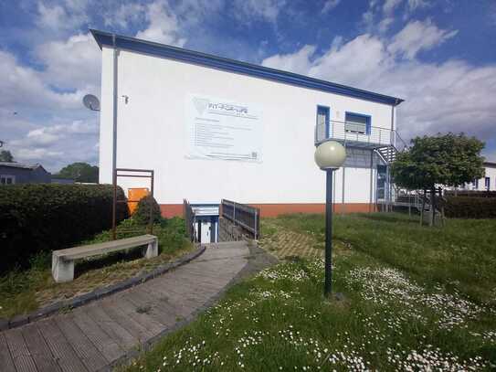 Hier ist vieles möglich - Physiotherapie, Tanzschule, Bürogemeinschaft uvm. Gewerbeeinheit in Arnstadt Nord