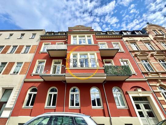 Einzigartiges Wohnerlebnis: Großzügige Altbauwohnung am Biermannplatz mit Blick auf Schloss Osterstein