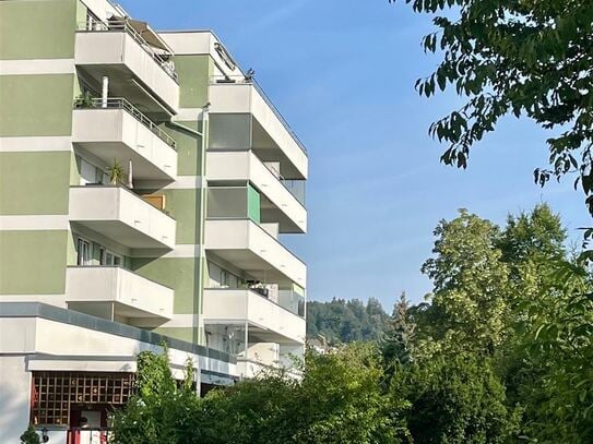 Geräumige 3 - Zimmer Wohnung mit Balkon !