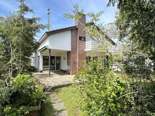 Freistehendes Architektenhaus mit viel Potential in bevorzugter Wohnlage