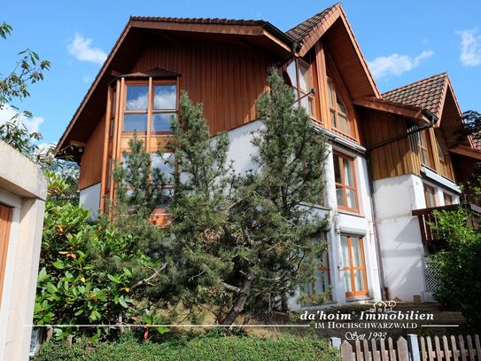 Reihenendhaus mit Garage in Südhang-Lage in Lenzkirch