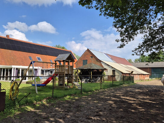 Teilrenovierter Pferde-Resthof auf ca. 10.000 m² Grundstück in Emlichheim