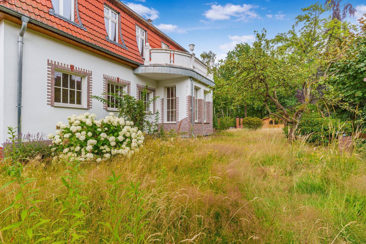 Charmanter Altbaucharme mit großem Garten und Kaminflair - Foto 1