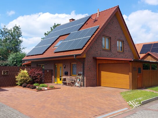 Energieeffiziente Familienoase mit großer Veranda, Partygarage und pfiffigen Ideen - provisionsfrei