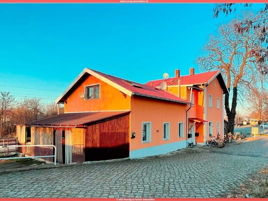 Wohnjuwel in Gröditz: Charmantes Mehrfamilienhaus im historischen Bahnhofsgebäude!