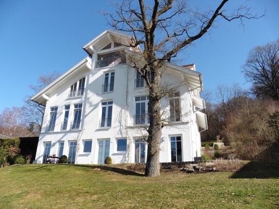 300 qm Wohnfläche mit Seeblick, großer Garten, Ruhe an Sackgasse