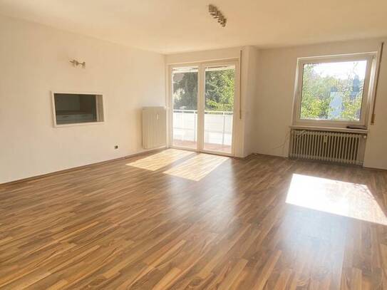 Sonnenverwöhnte 4-ZKB Wohnung mit Terrasse und Garage