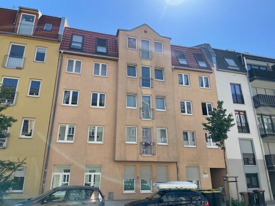 Charmante 2-Raum-Wohnung in Dresden Pieschen - Ideal im Paket mit der Nachbarwohnung!