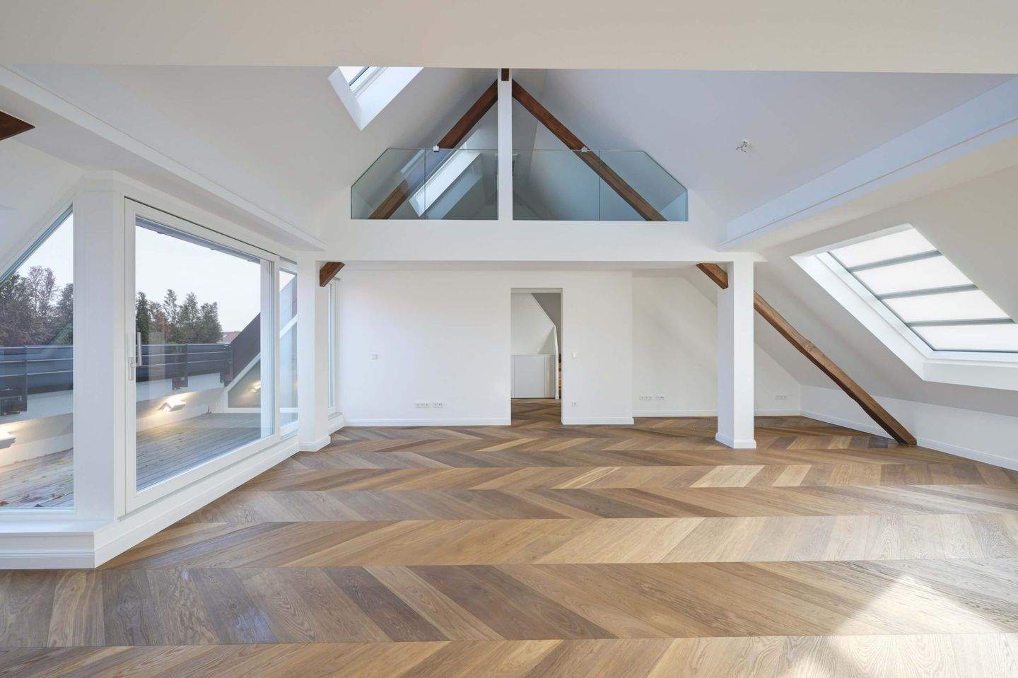 Erstbezug! Maisonette mit Charakter: Altbauflair und moderne Eleganz