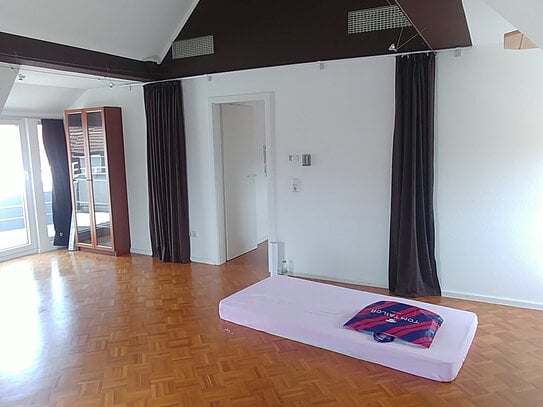 Maisonettewohnung mit 120 m² Wfl. im 3./4. Obergeschoss mit Blick auf die Weinberge