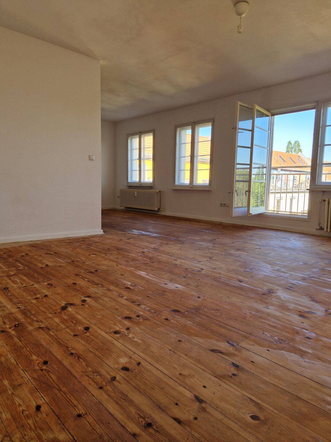 Helle 3-Zimmer-Dachgeschosswohnung mit Balkon – Top Lage in Berlin-Karlshorst - Foto 1