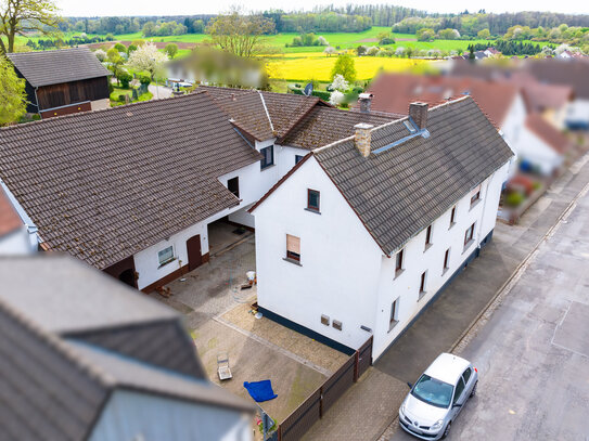 Großes renoviertes modernes Anwesen mit zwei Wohneinheiten in Hungen OT