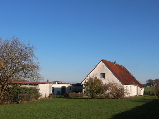 Landhaus / EFH mit Schilf-Teich, Garage, Anwesen 5.800 m² Vielfalt für Gartenanbau, Tierhaltung & Erholung im Paket