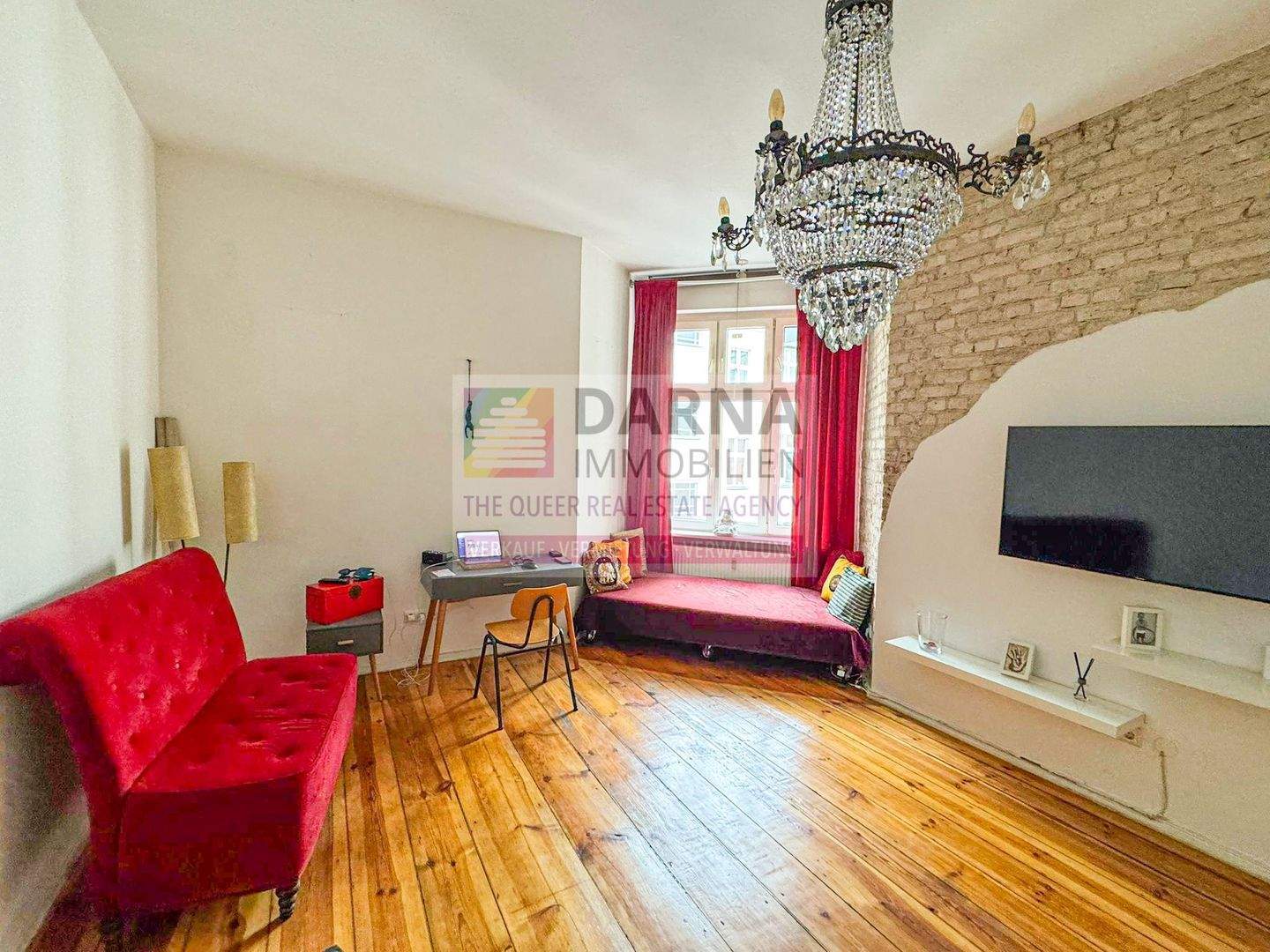 Charmante 2-Zimmer-Altbauwohnung mit EBK in zentraler Lage im Kreuzberger Kiez