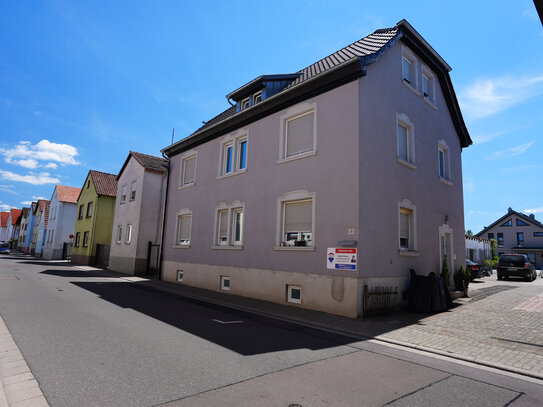 Mehrfamilienhaus mit Bauplatz und sofortigen Mieteinahmen