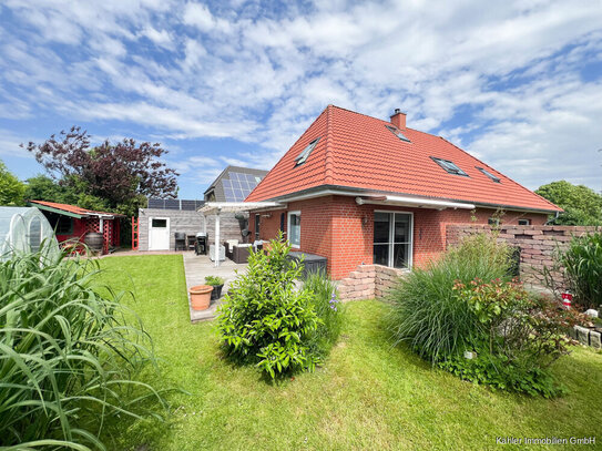 Modernes Einfamilienhaus mit ca. 174 qm Wohnfläche, schönem Garten auf ca. 664 m² Eigenland in ruhigem Büsumer Wohngebi…