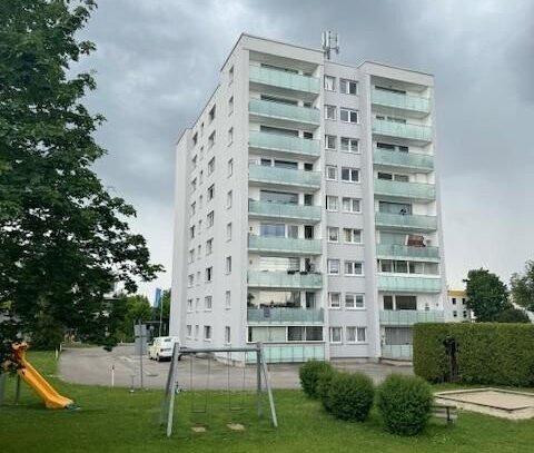 Brück Immobilien - Geräumige, vermietete 3 Zi.-Eigentumswohnung mit Loggia