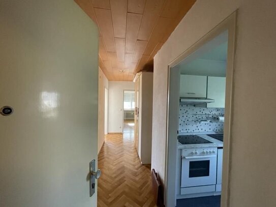 Süße Zwei Zimmer Wohnung in Korb mit Balkon und Stellplatz