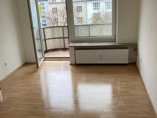 Helle 2-Zimmer-Wohnung in Neuhausen, mit Balkon, nähe Stiglmairplatz!