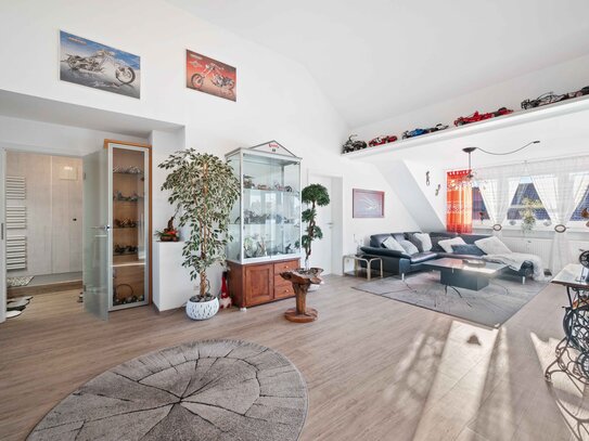 *** Schöne, sonnige 5 Zimmerwohnung mit Dachterrasse und Tiefgaragenstellplatz ***